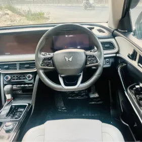 2024 Mahindra XUV700 AX7 (Luxury) Petrol CVT – Used Car in HR