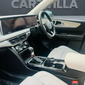 2024 Mahindra XUV700 AX7 (Luxury) Petrol CVT – Used Car in HR