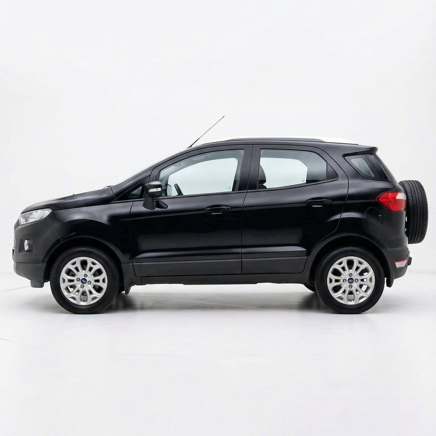 Black USB drive with red accent and Apacer logo on a white background