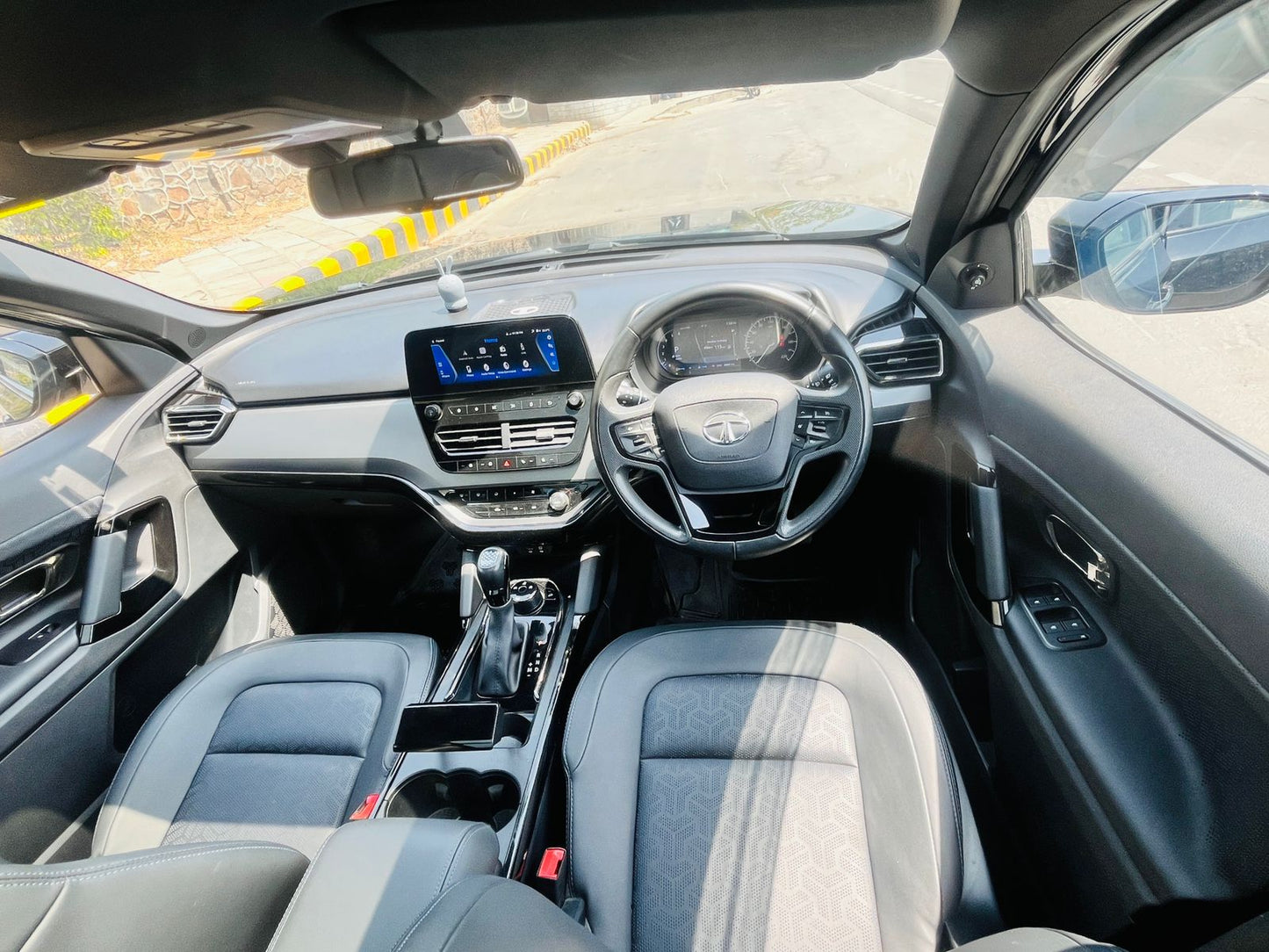 2023 Tata Harrier XZA+ Automatic Diesel | 28,000 KM Driven | 1st Owner | Premium SUV Available in Karol Bagh, Delhi
