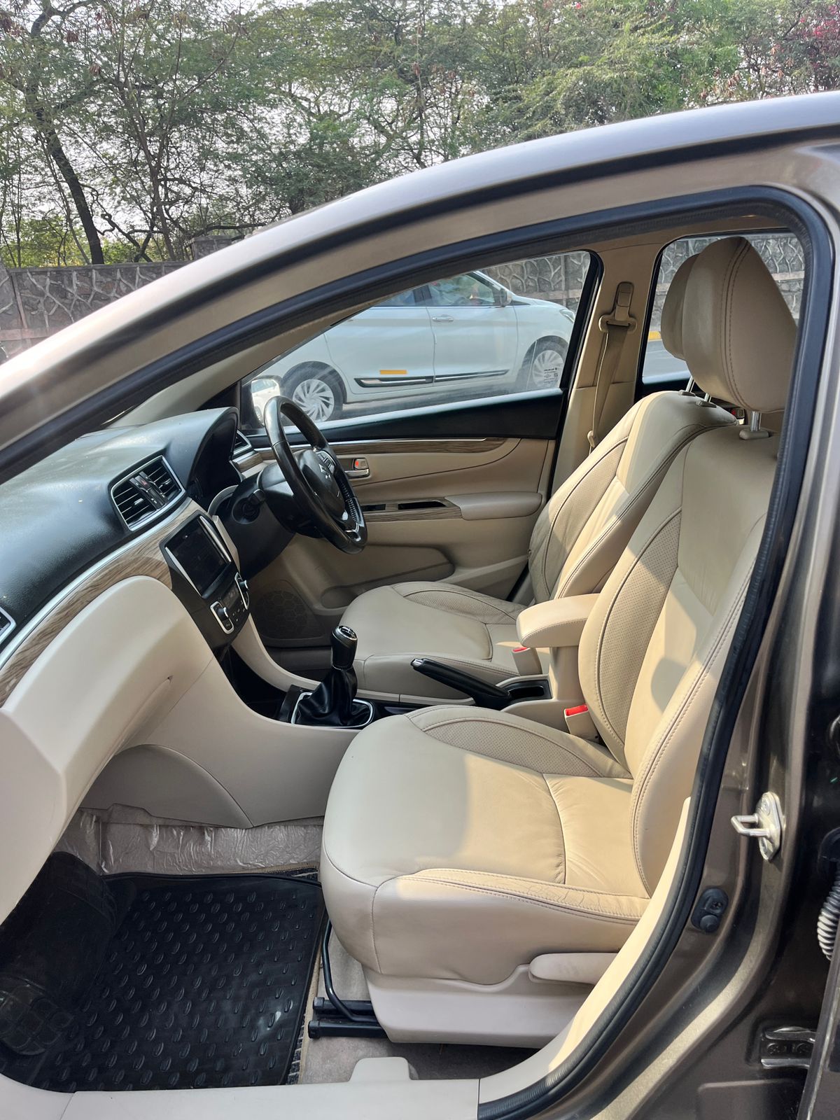 2019 Maruti Suzuki Ciaz Alpha Petrol | 65,000 KM | Brown | 1st Owner | Premium Sedan in Karol Bagh, Delhi