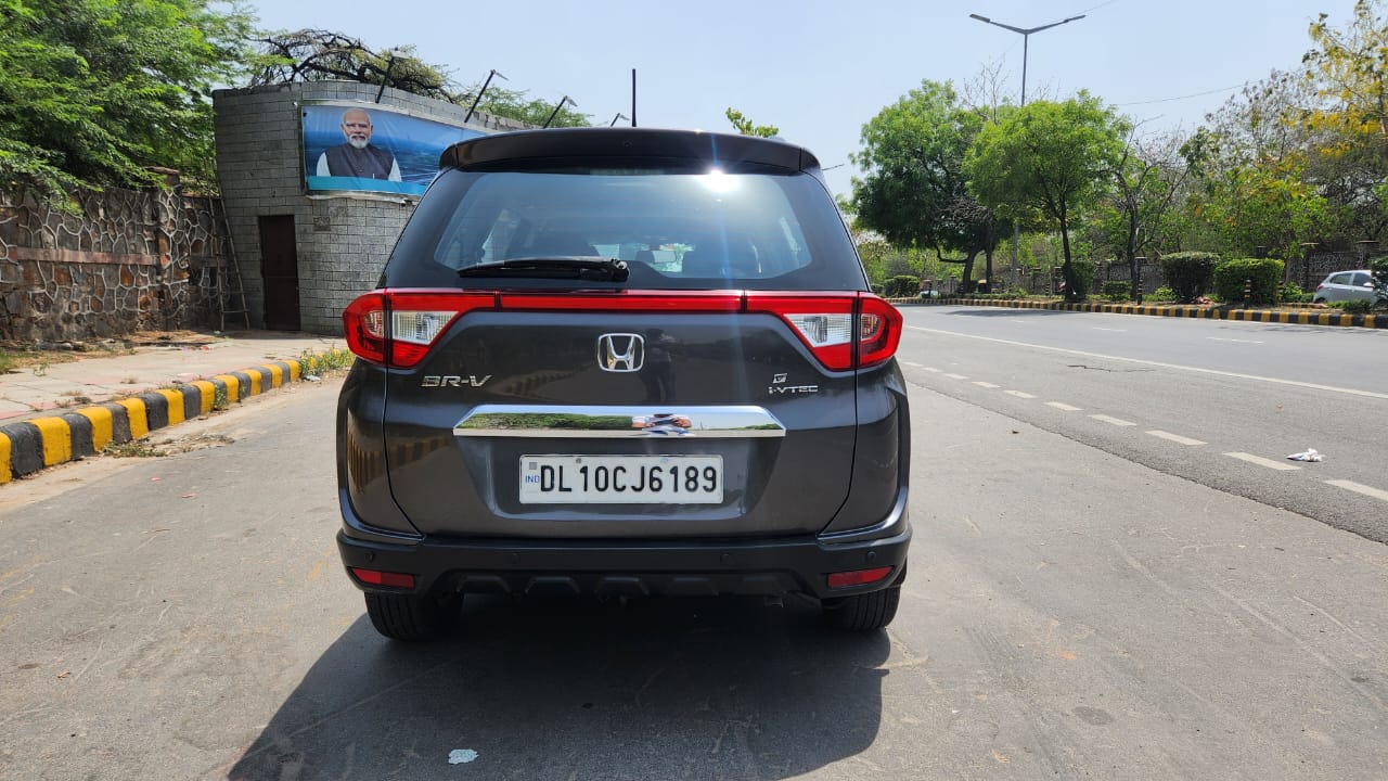 2017 Honda BR-V V CVT Petrol for Sale | 30,000 KM Driven | Grey | Carzvilla