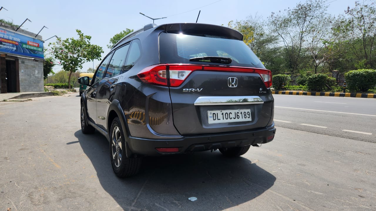 2017 Honda BR-V V CVT Petrol for Sale | 30,000 KM Driven | Grey | Carzvilla