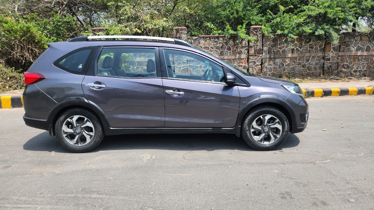 2017 Honda BR-V V CVT Petrol for Sale | 30,000 KM Driven | Grey | Carzvilla