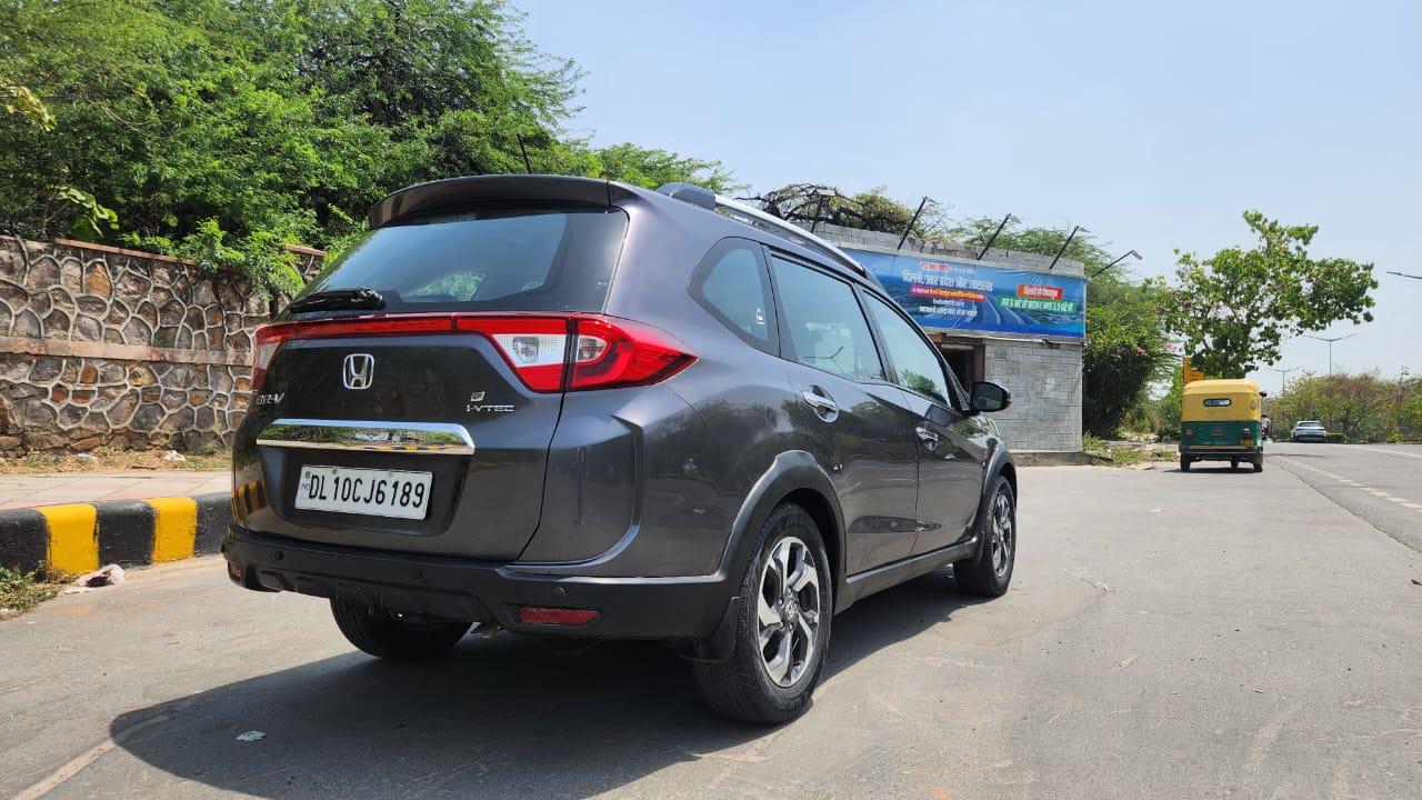 2017 Honda BR-V V CVT Petrol for Sale | 30,000 KM Driven | Grey | Carzvilla