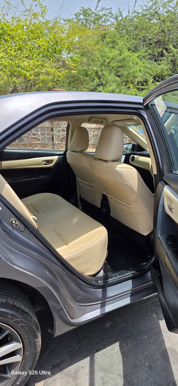 2018 Toyota Corolla Altis VL CVT Petrol | HR51 Registered | 50,000 KM Driven | Grey | ₹9.90 Lakh