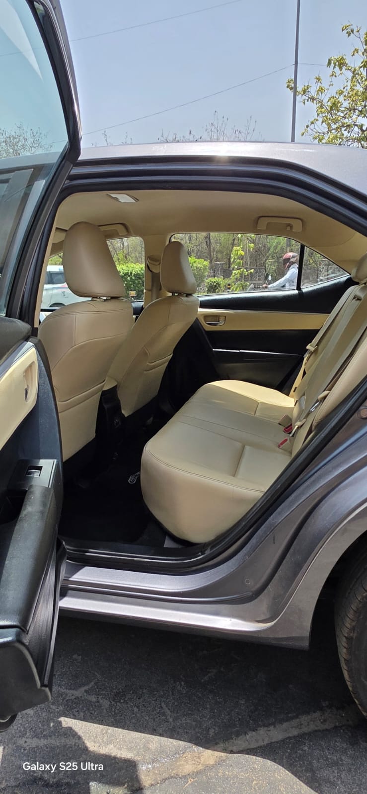 2018 Toyota Corolla Altis VL CVT Petrol | HR51 Registered | 50,000 KM Driven | Grey | ₹9.90 Lakh