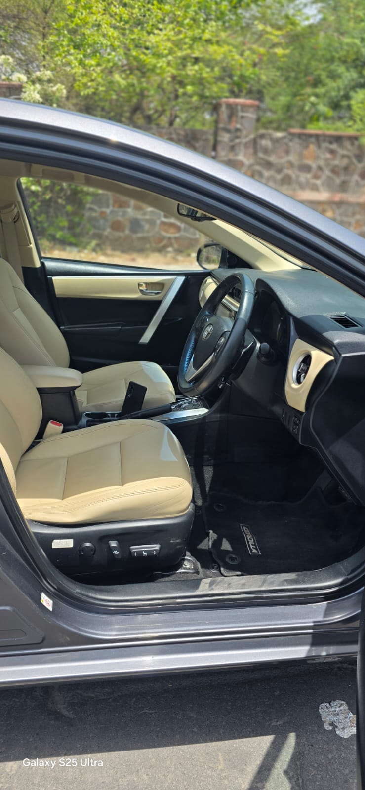 2018 Toyota Corolla Altis VL CVT Petrol | HR51 Registered | 50,000 KM Driven | Grey | ₹9.90 Lakh
