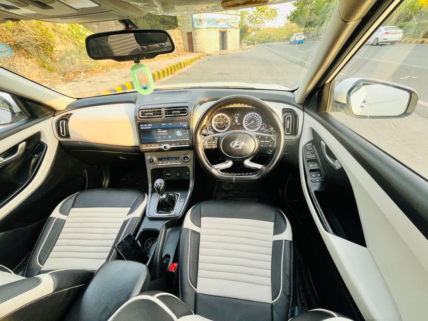 2021 Hyundai Creta SX Diesel | DL Registered | 54,000 KM Driven | Silver | ₹10.50 Lakh
