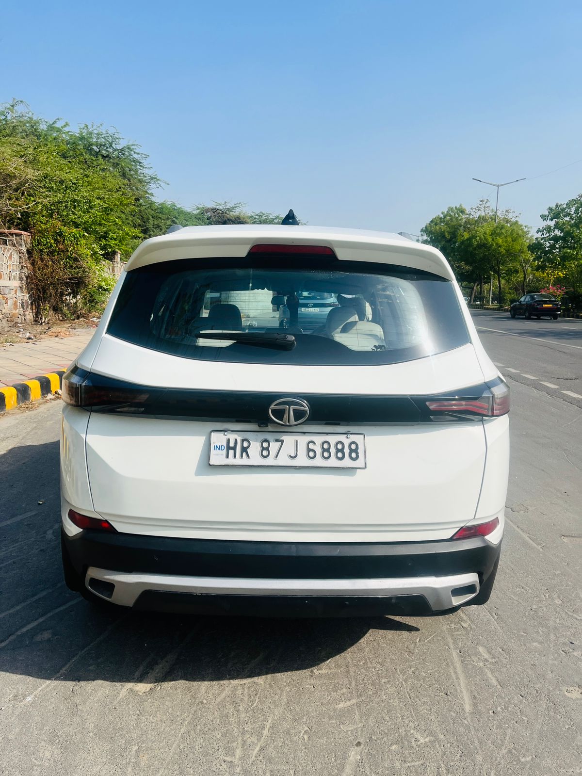 2022 Tata Safari XT MT Diesel | HR87 Registration | 63,000 KM Driven | White