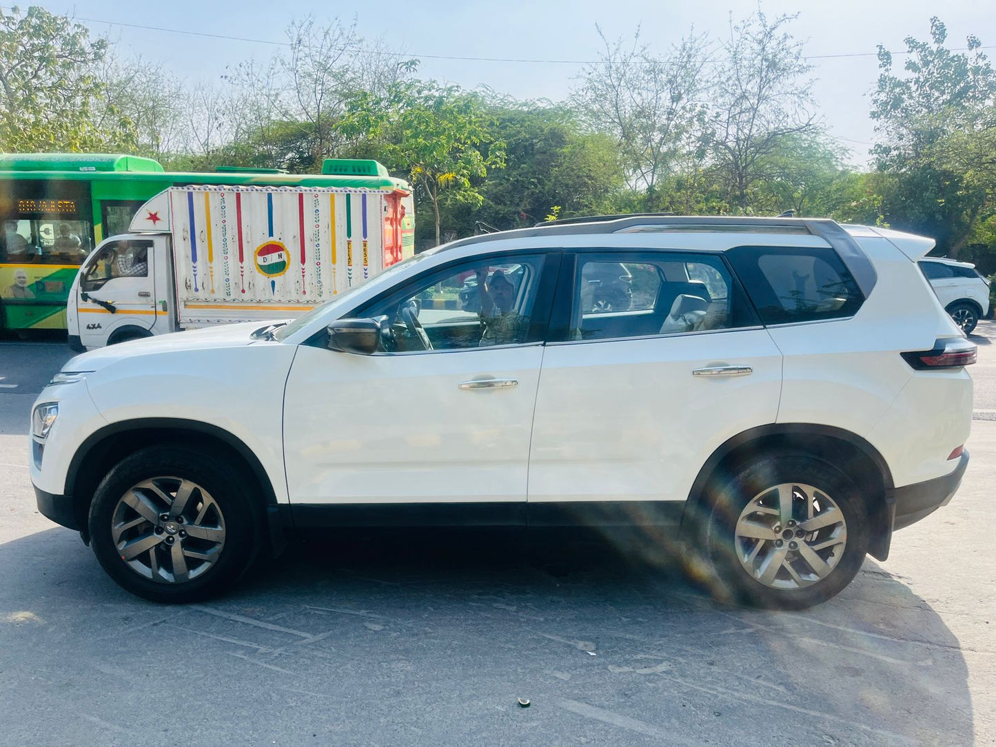 2022 Tata Safari XT MT Diesel | HR87 Registration | 63,000 KM Driven | White