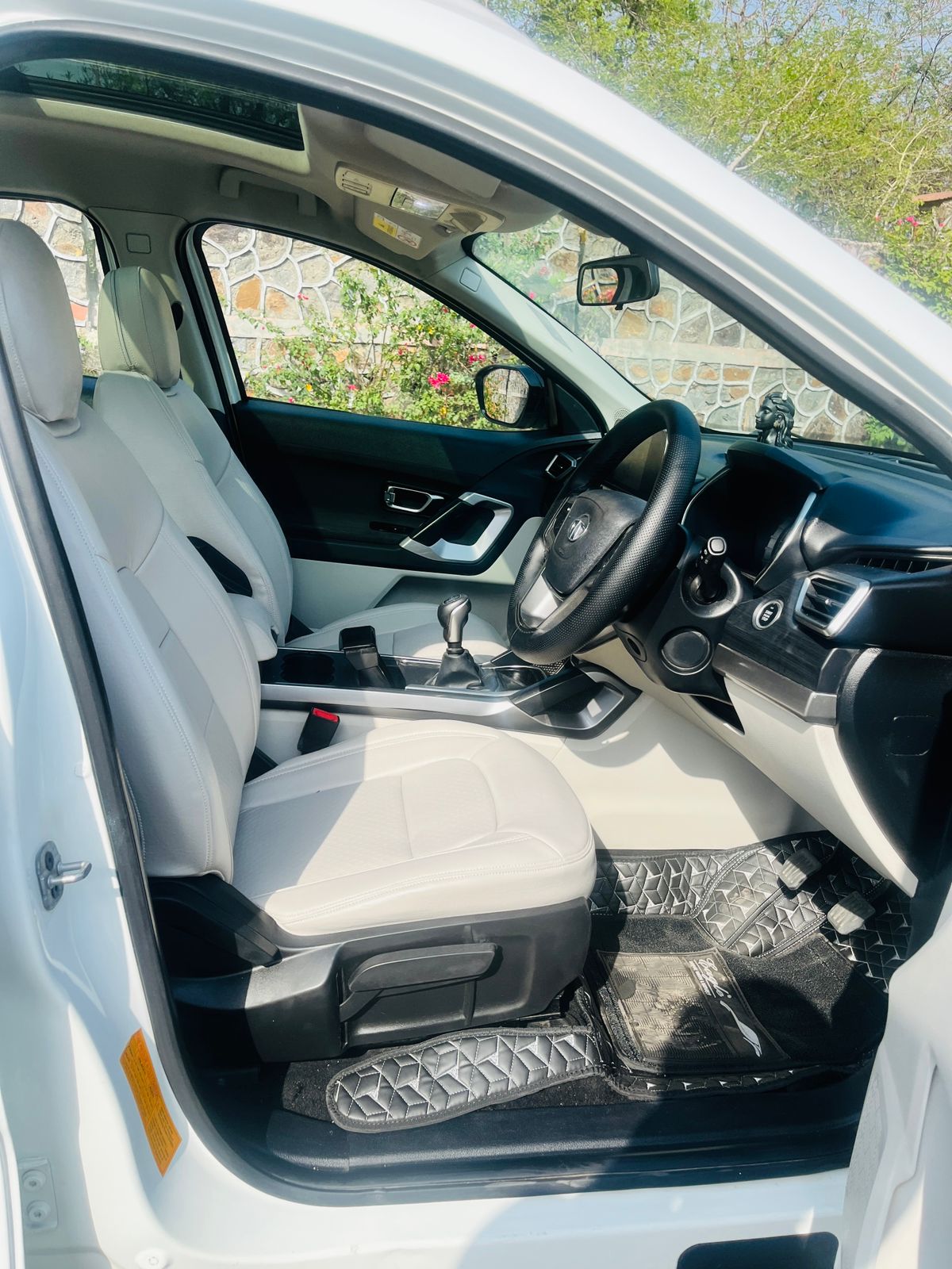 2022 Tata Safari XT MT Diesel | HR87 Registration | 63,000 KM Driven | White