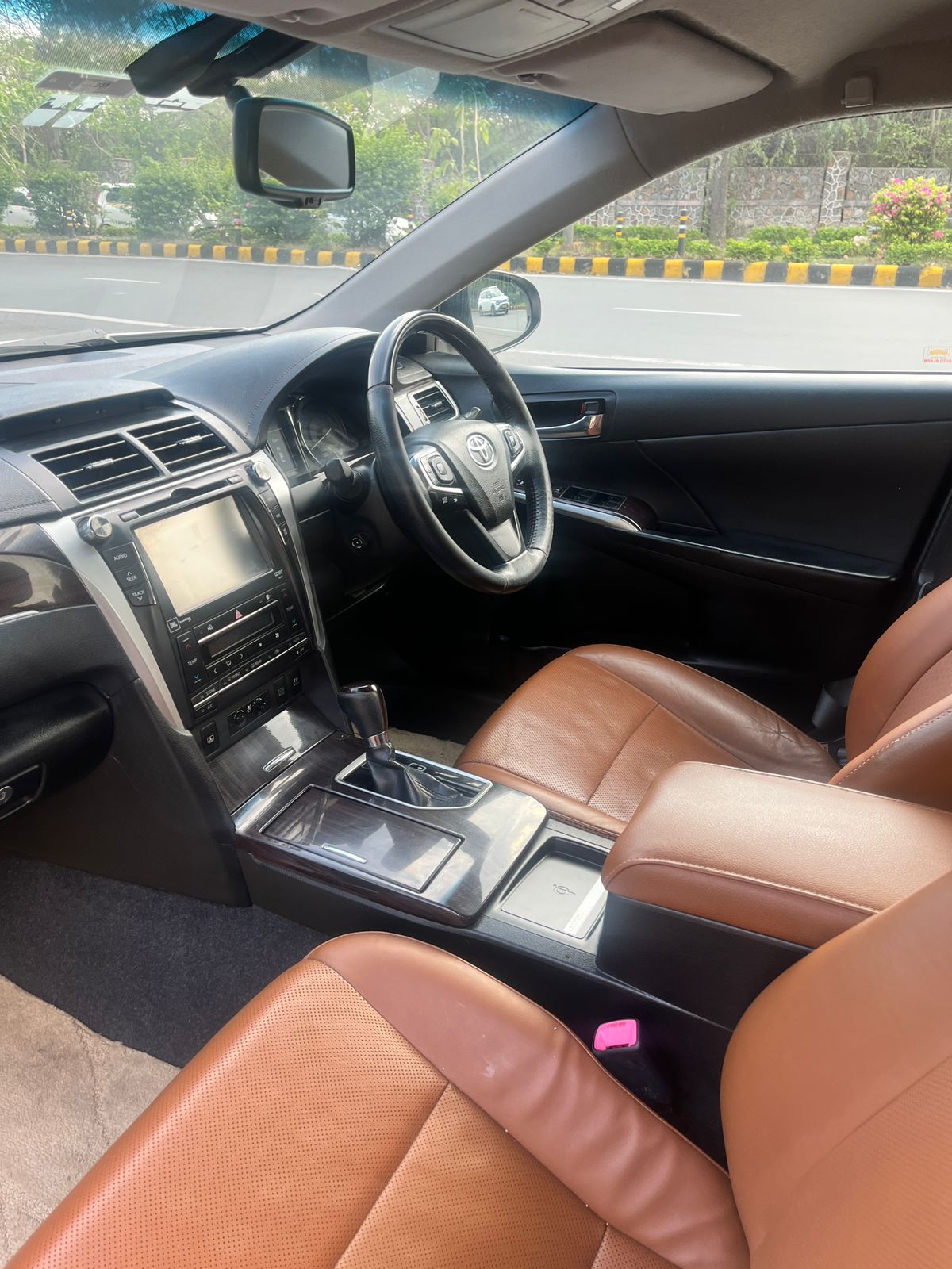 2018 Toyota Camry 2.5L Hybrid Automatic | Single Owner | 85,000 KM | Delhi