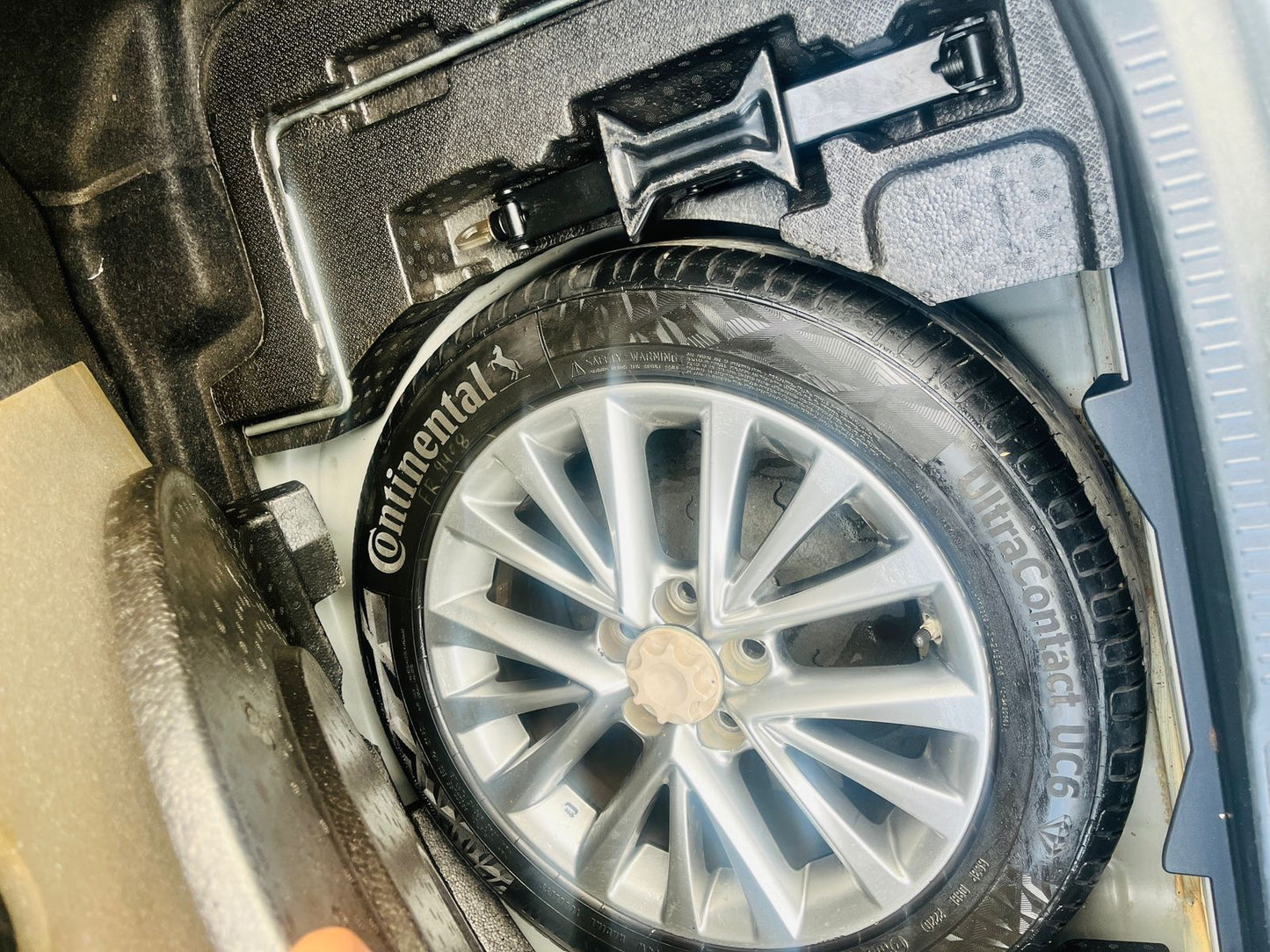 2018 Toyota Camry 2.5L Hybrid Automatic | Single Owner | 85,000 KM | Delhi