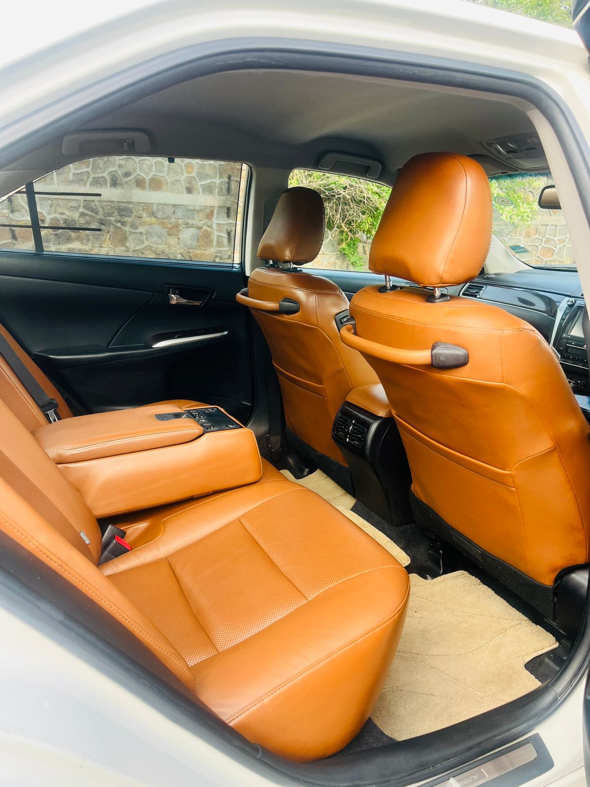 2018 Toyota Camry 2.5L Hybrid Automatic | Single Owner | 85,000 KM | Delhi