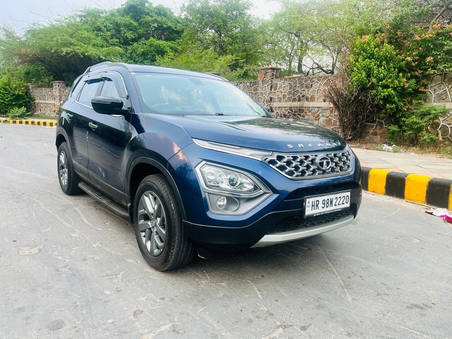 2023 Tata Safari XTA+ BS6 Diesel Automatic | 15,000 KM | Single Owner | Panoramic Sunroof