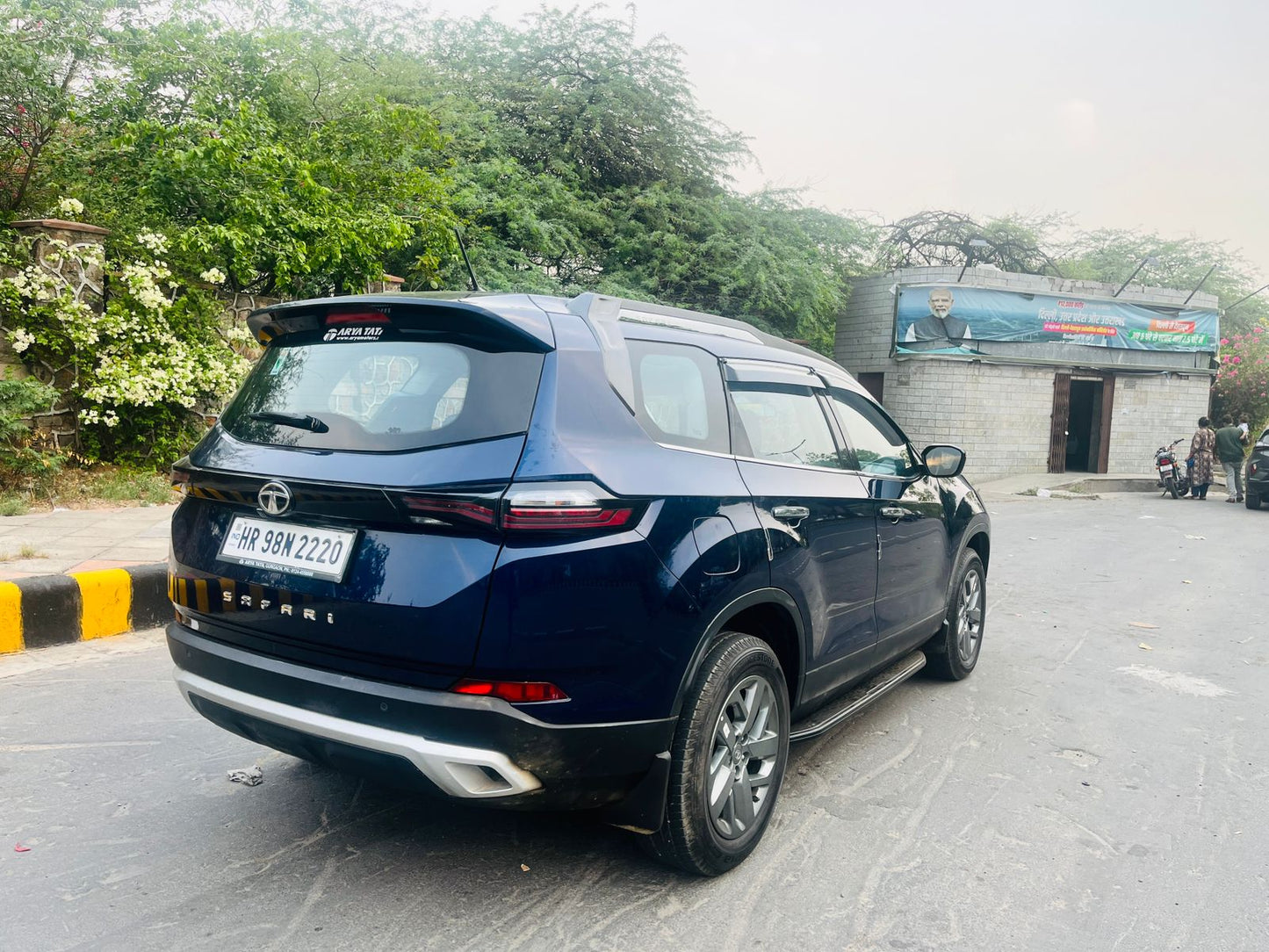 2023 Tata Safari XTA+ BS6 Diesel Automatic | 15,000 KM | Single Owner | Panoramic Sunroof