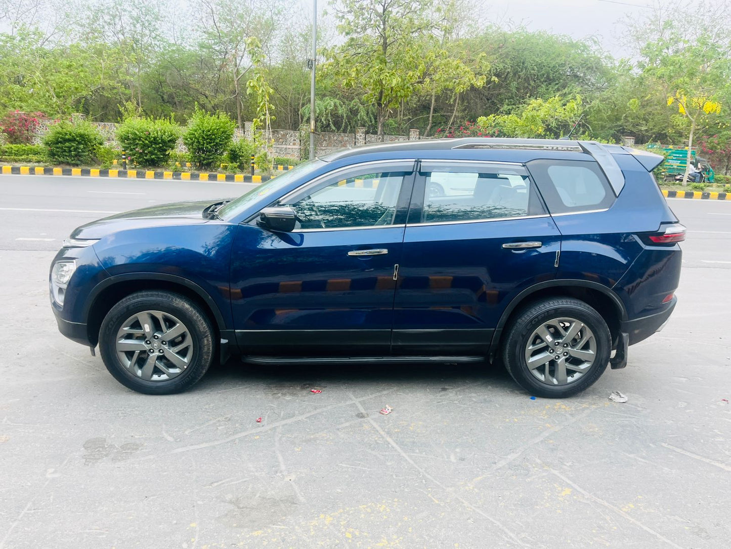 2023 Tata Safari XTA+ BS6 Diesel Automatic | 15,000 KM | Single Owner | Panoramic Sunroof