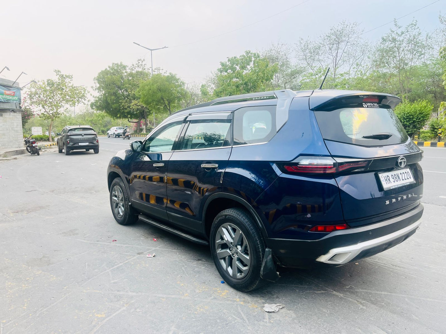 2023 Tata Safari XTA+ BS6 Diesel Automatic | 15,000 KM | Single Owner | Panoramic Sunroof