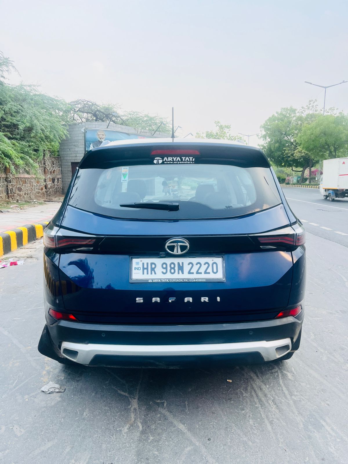 2023 Tata Safari XTA+ BS6 Diesel Automatic | 15,000 KM | Single Owner | Panoramic Sunroof