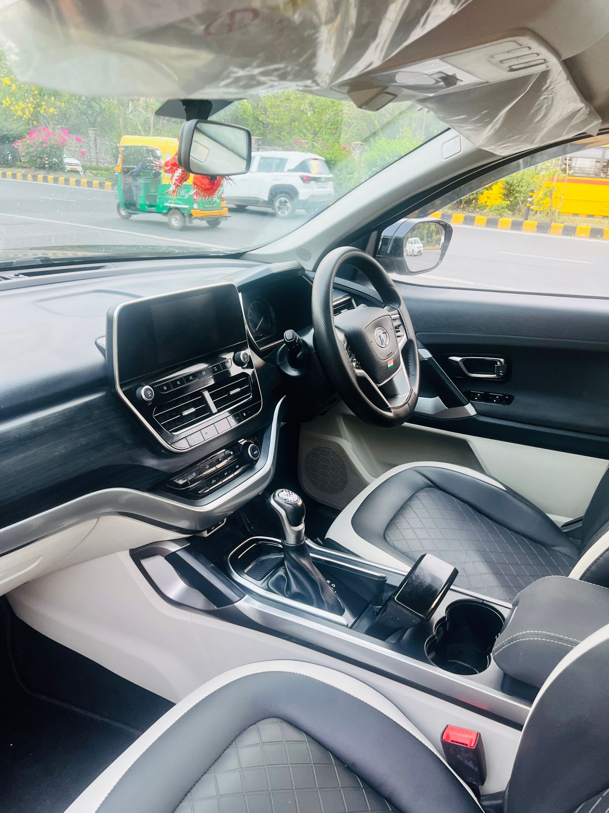 2023 Tata Safari XTA+ BS6 Diesel Automatic | 15,000 KM | Single Owner | Panoramic Sunroof