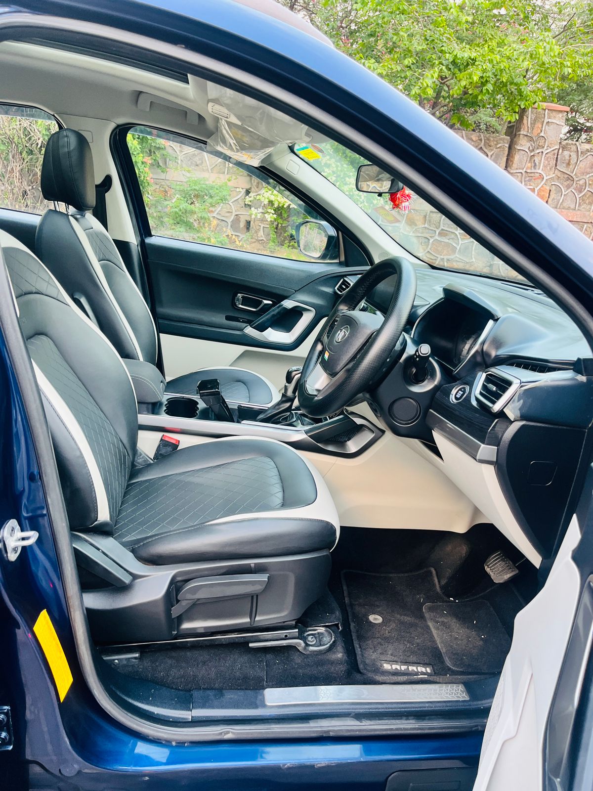 2023 Tata Safari XTA+ BS6 Diesel Automatic | 15,000 KM | Single Owner | Panoramic Sunroof