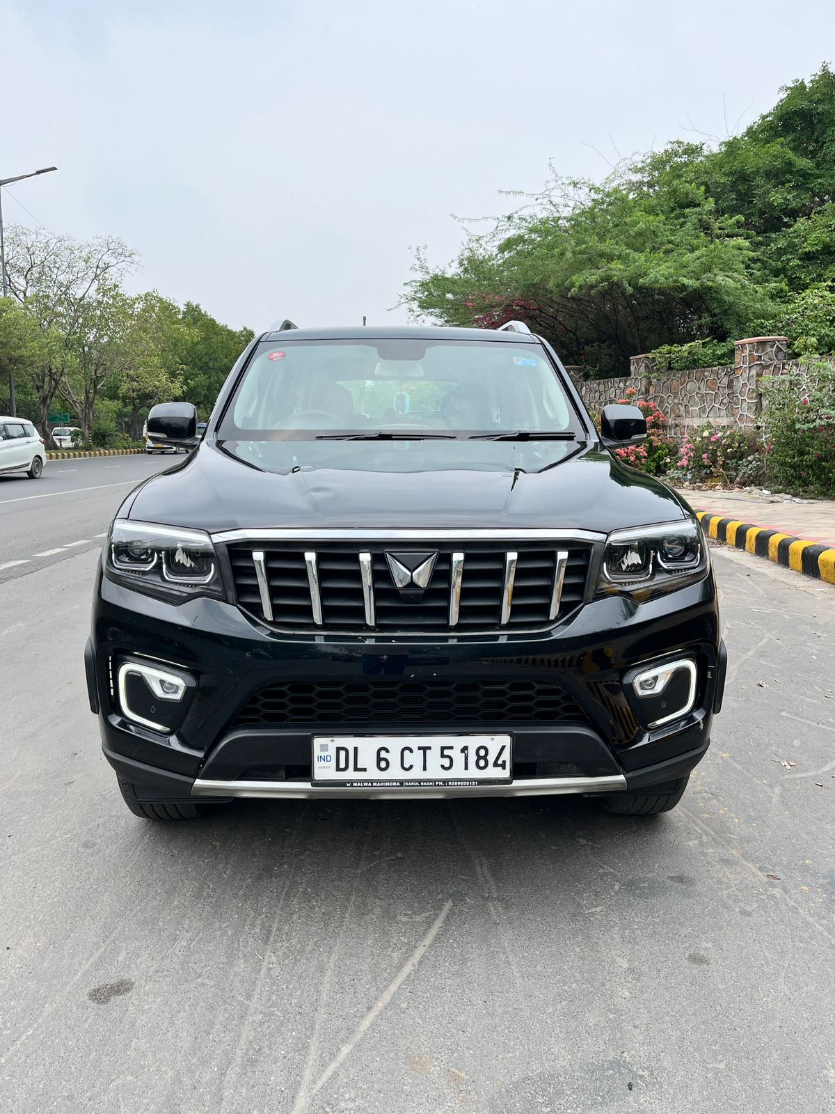 2023 Mahindra Scorpio-N Z8L Petrol Automatic | 19,500 KM | 1st Owner | Delhi | Black | Carzvilla