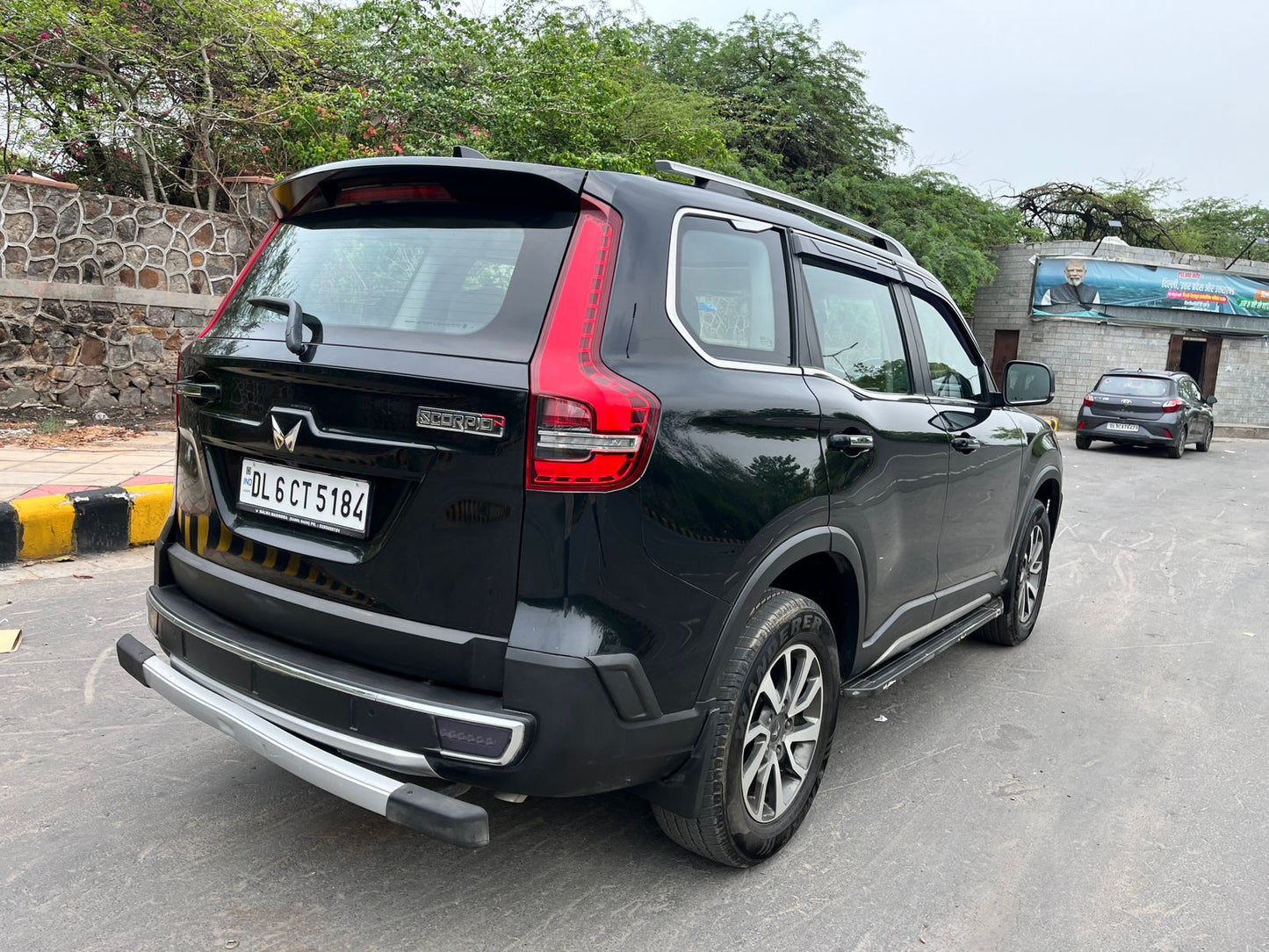 2023 Mahindra Scorpio-N Z8L Petrol Automatic | 19,500 KM | 1st Owner | Delhi | Black | Carzvilla