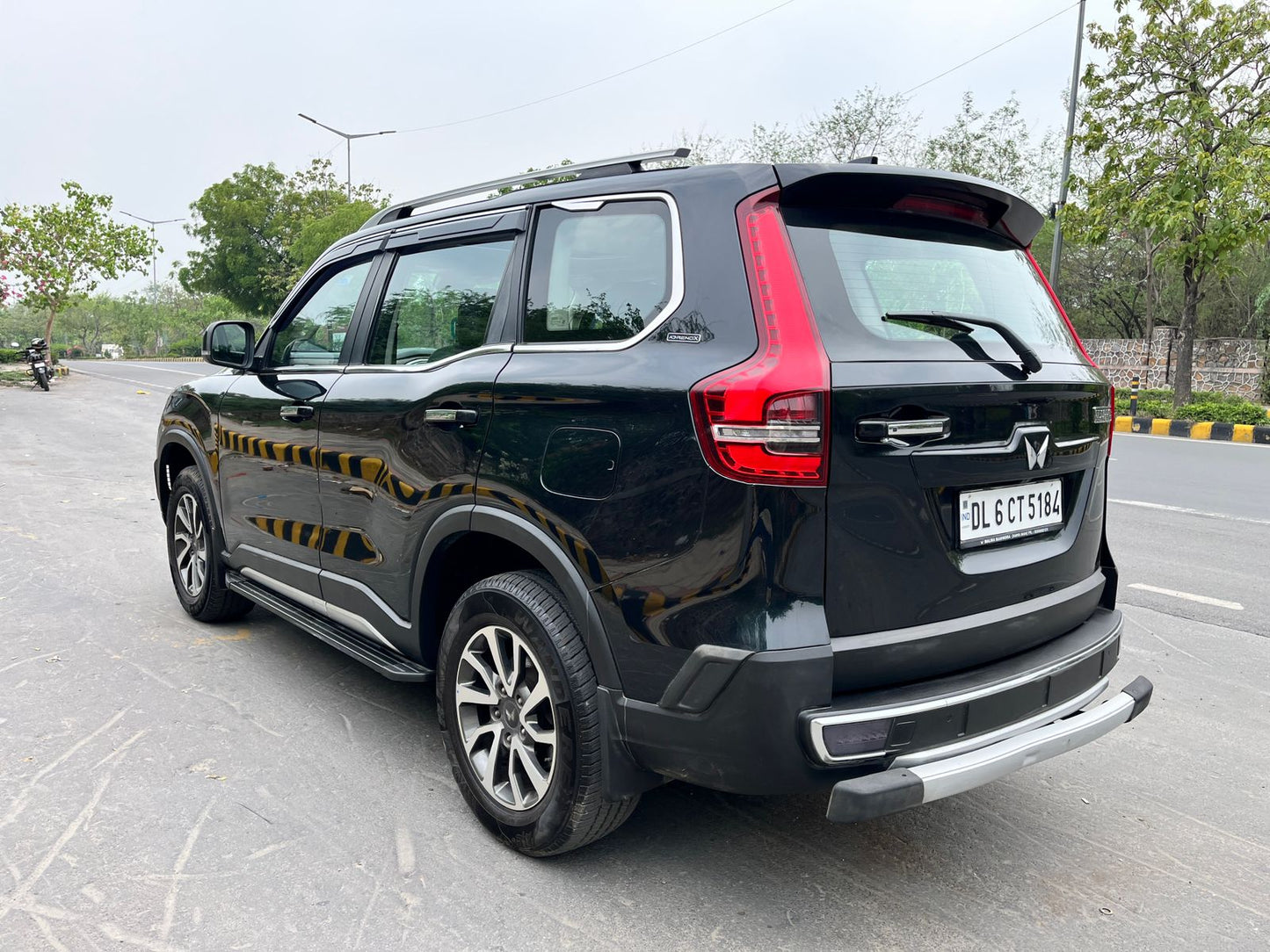 2023 Mahindra Scorpio-N Z8L Petrol Automatic | 19,500 KM | 1st Owner | Delhi | Black | Carzvilla