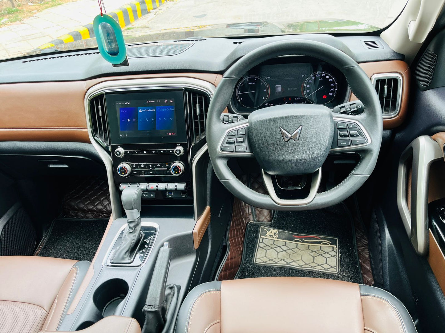 2023 Mahindra Scorpio-N Z8L Petrol Automatic | 19,500 KM | 1st Owner | Delhi | Black | Carzvilla