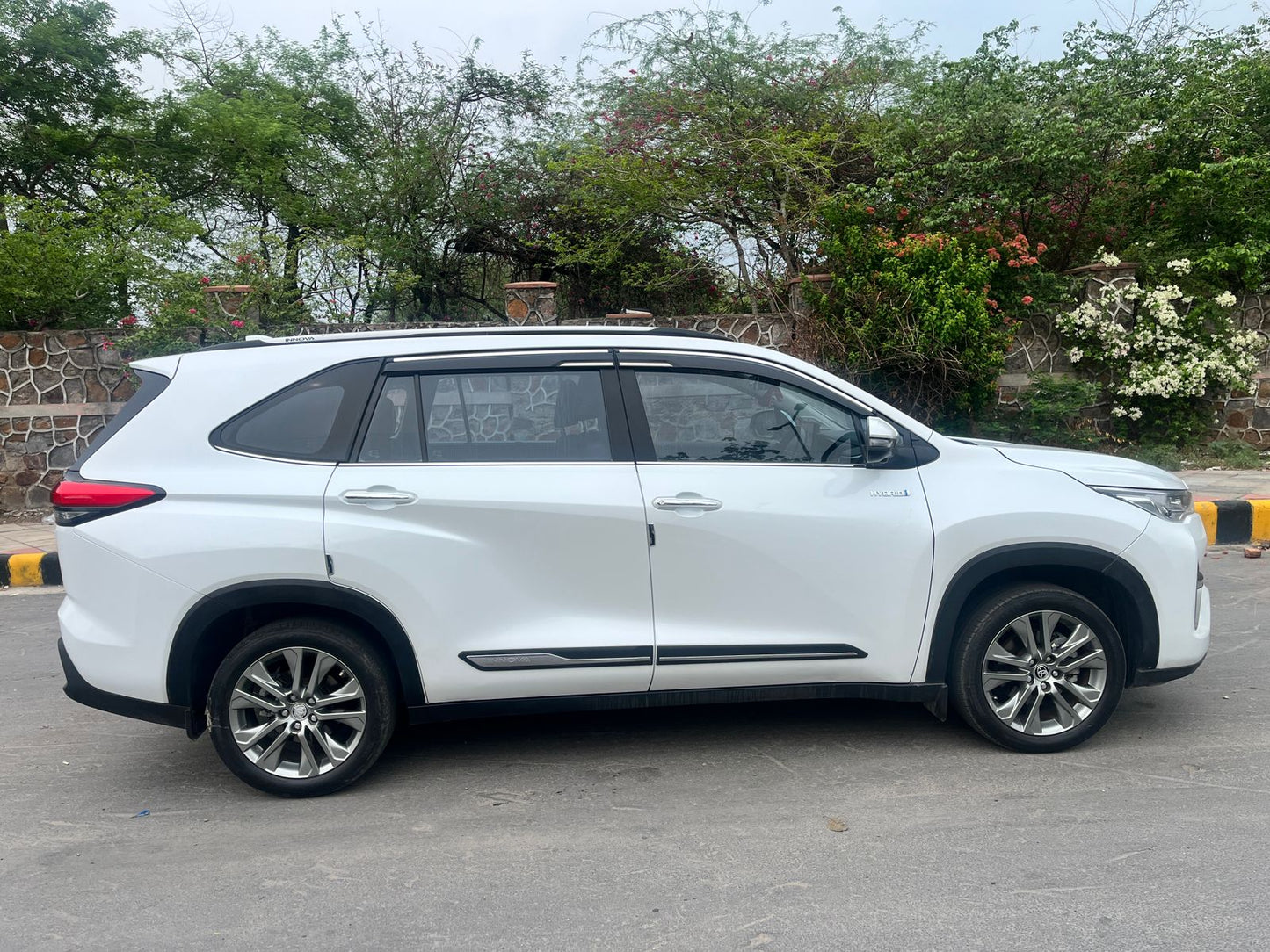 2024 Toyota Innova HyCross ZX(O) Strong Hybrid Automatic – Premium 6-Seater Hybrid MPV