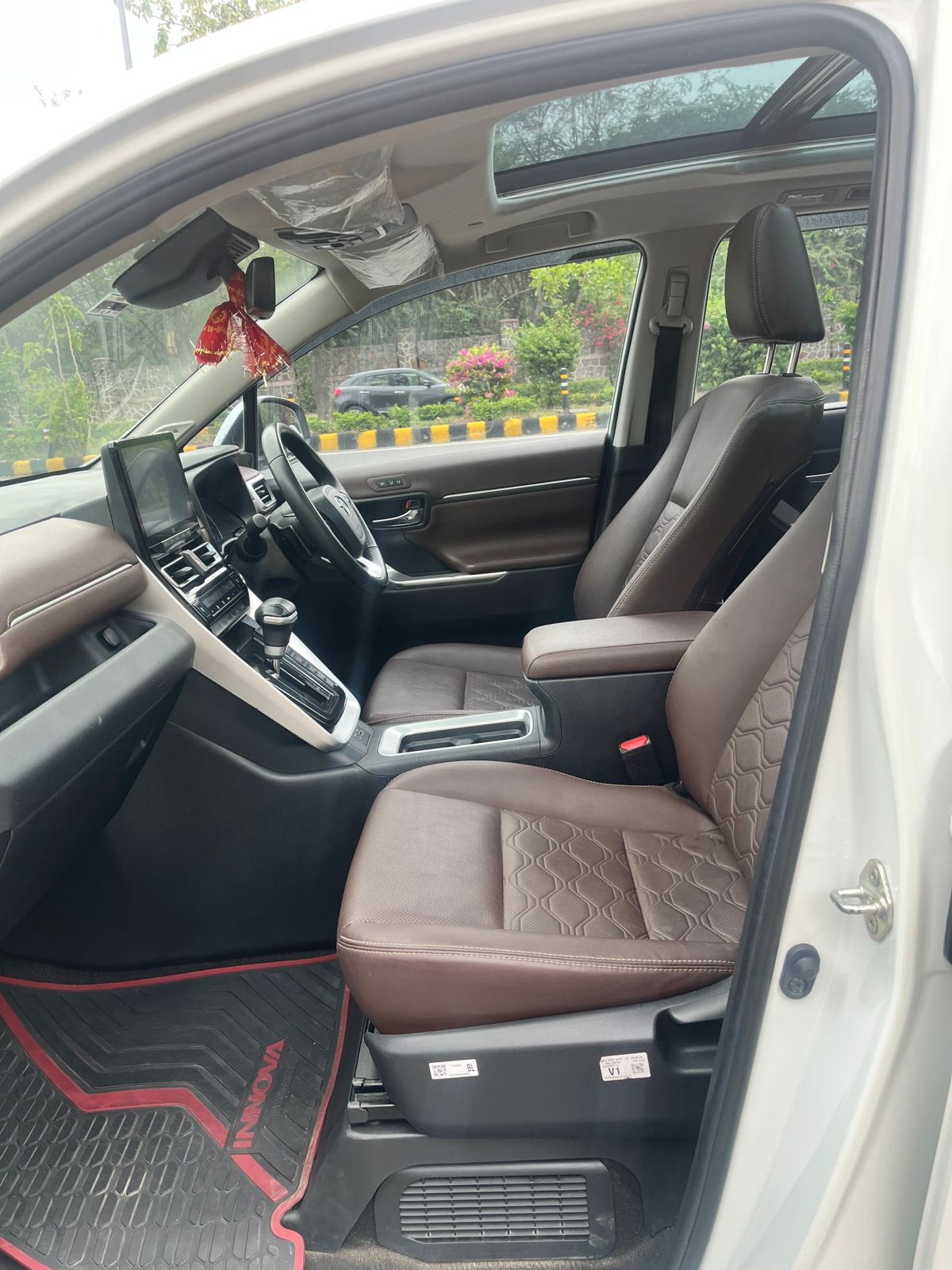 2024 Toyota Innova HyCross ZX(O) Strong Hybrid Automatic – Premium 6-Seater Hybrid MPV