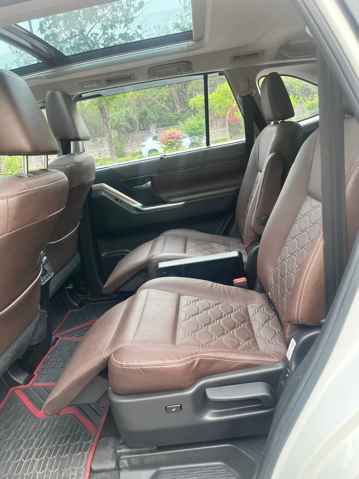 2024 Toyota Innova HyCross ZX(O) Strong Hybrid Automatic – Premium 6-Seater Hybrid MPV