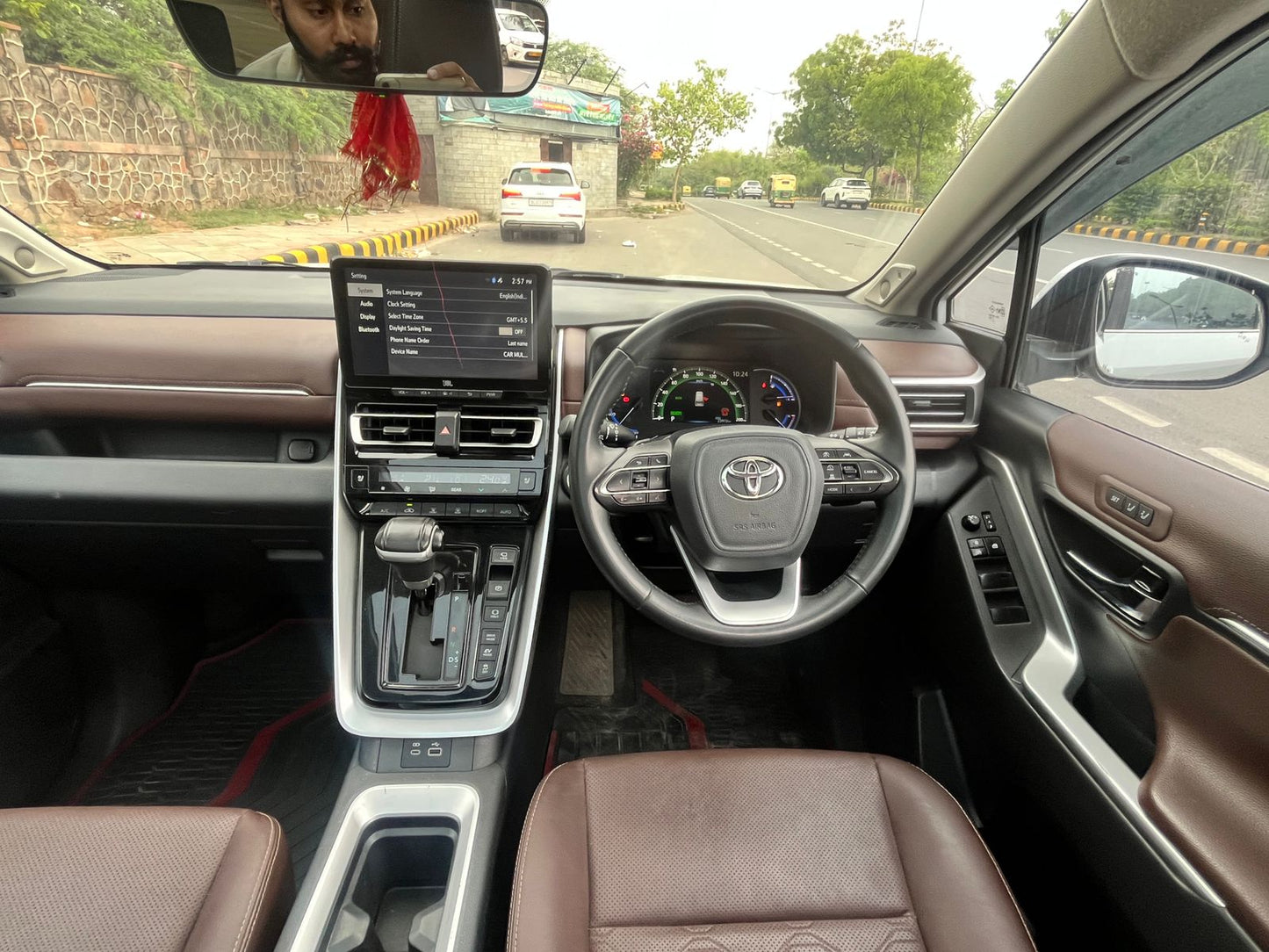 2024 Toyota Innova HyCross ZX(O) Strong Hybrid Automatic – Premium 6-Seater Hybrid MPV