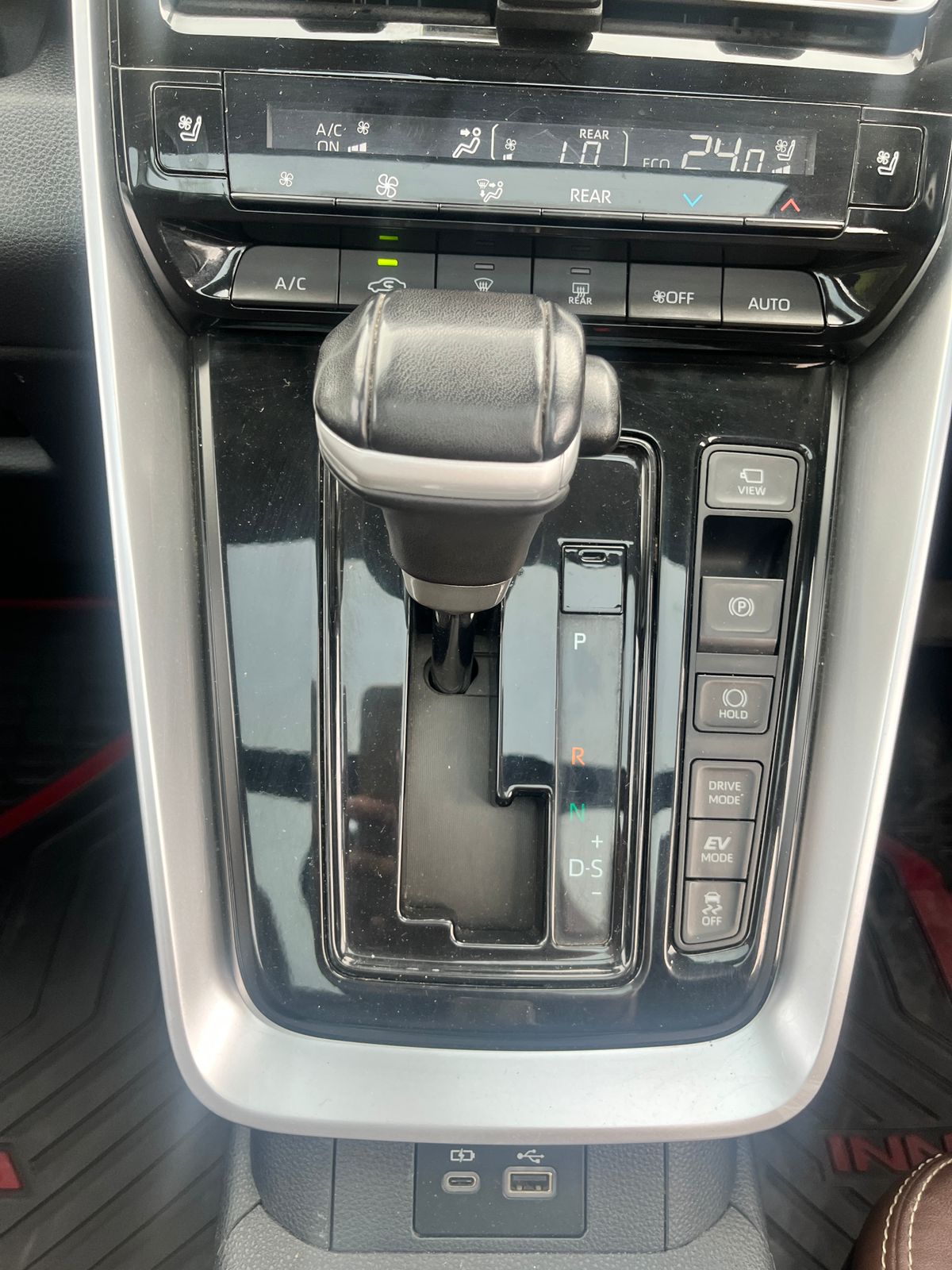 2024 Toyota Innova HyCross ZX(O) Strong Hybrid Automatic – Premium 6-Seater Hybrid MPV