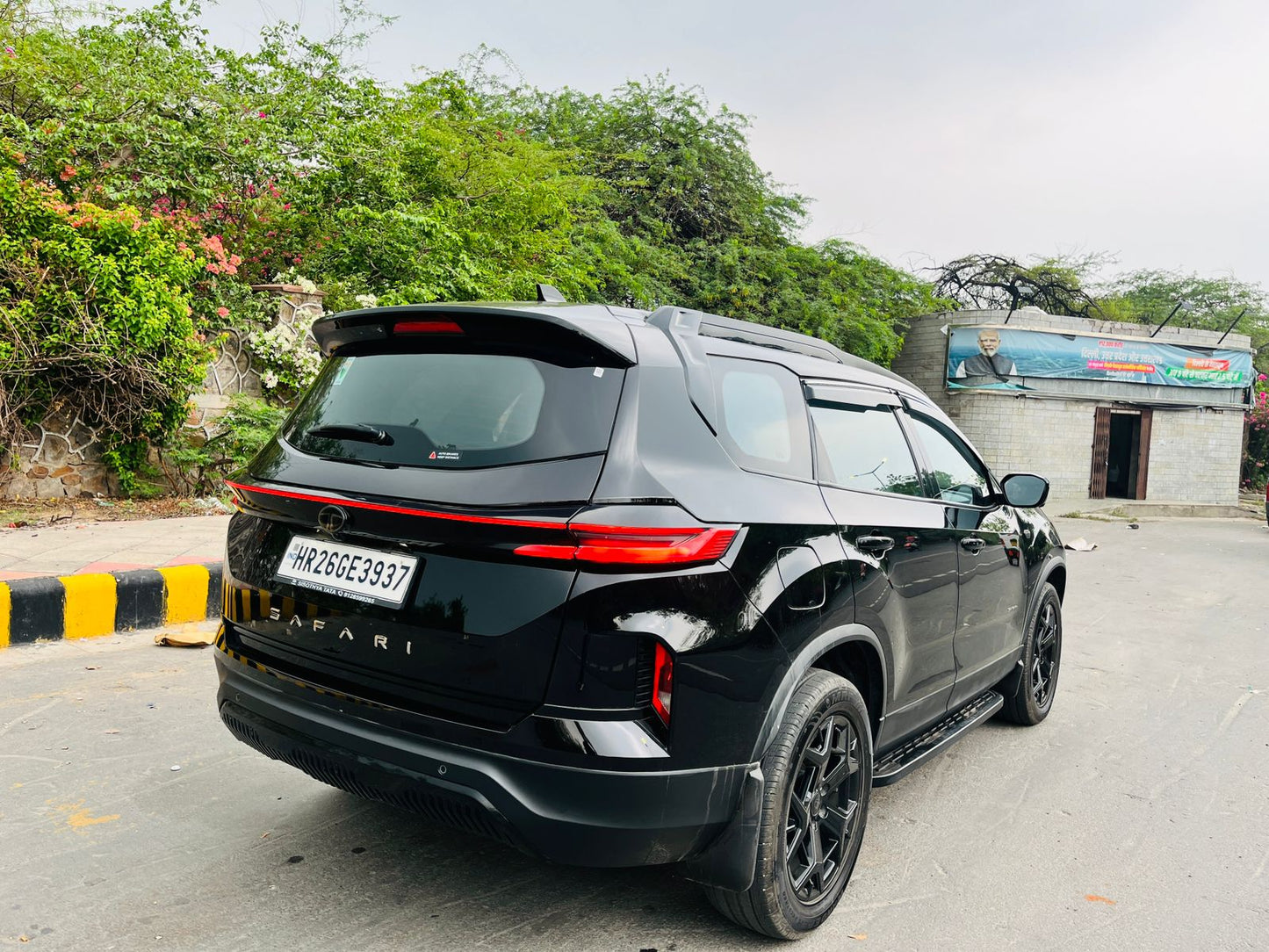 2026 Tata Safari Accomplished X+ Dark Edition Diesel Automatic | 1st Owner | Company Warranty | HR Registration