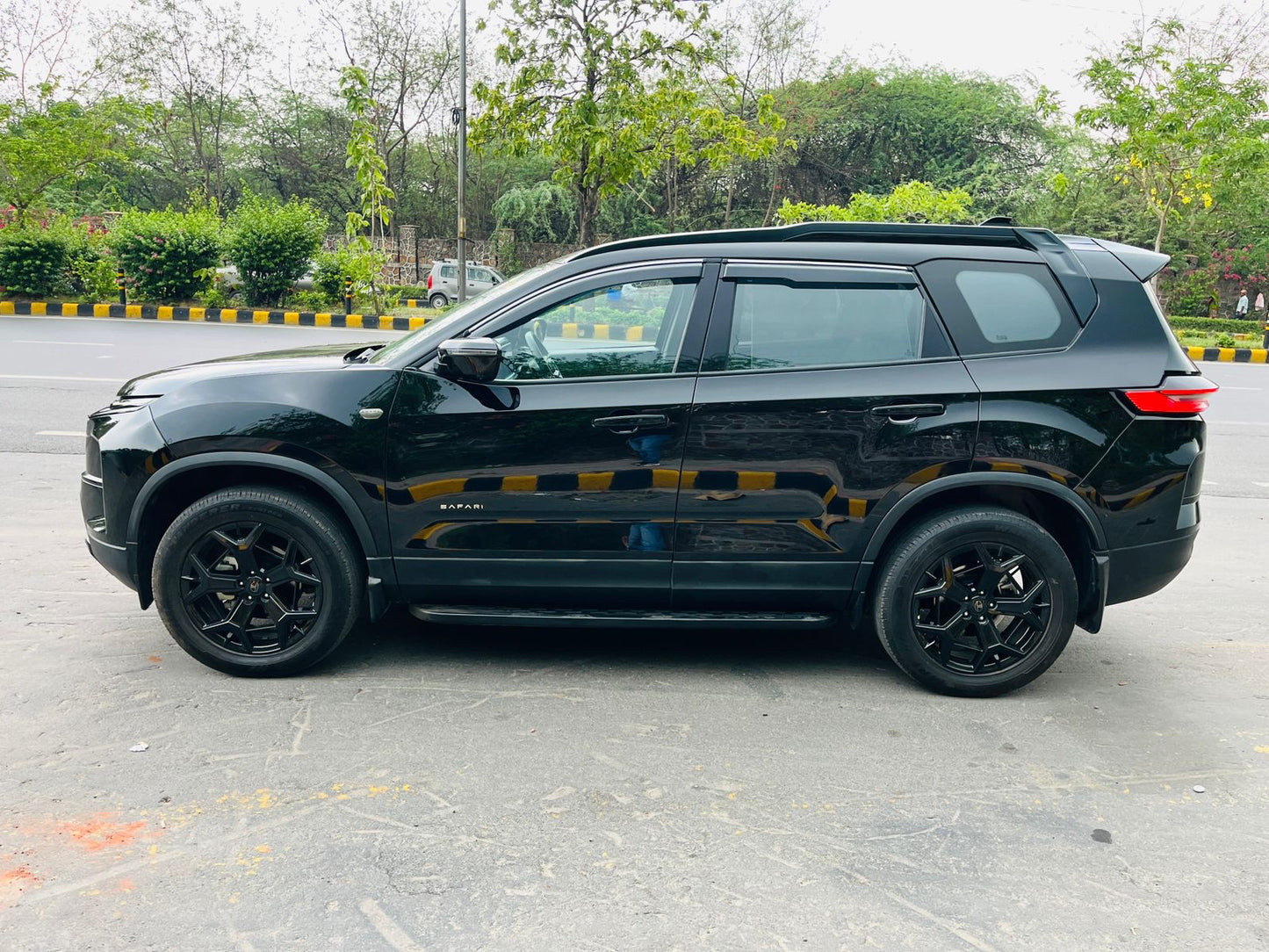 2026 Tata Safari Accomplished X+ Dark Edition Diesel Automatic | 1st Owner | Company Warranty | HR Registration