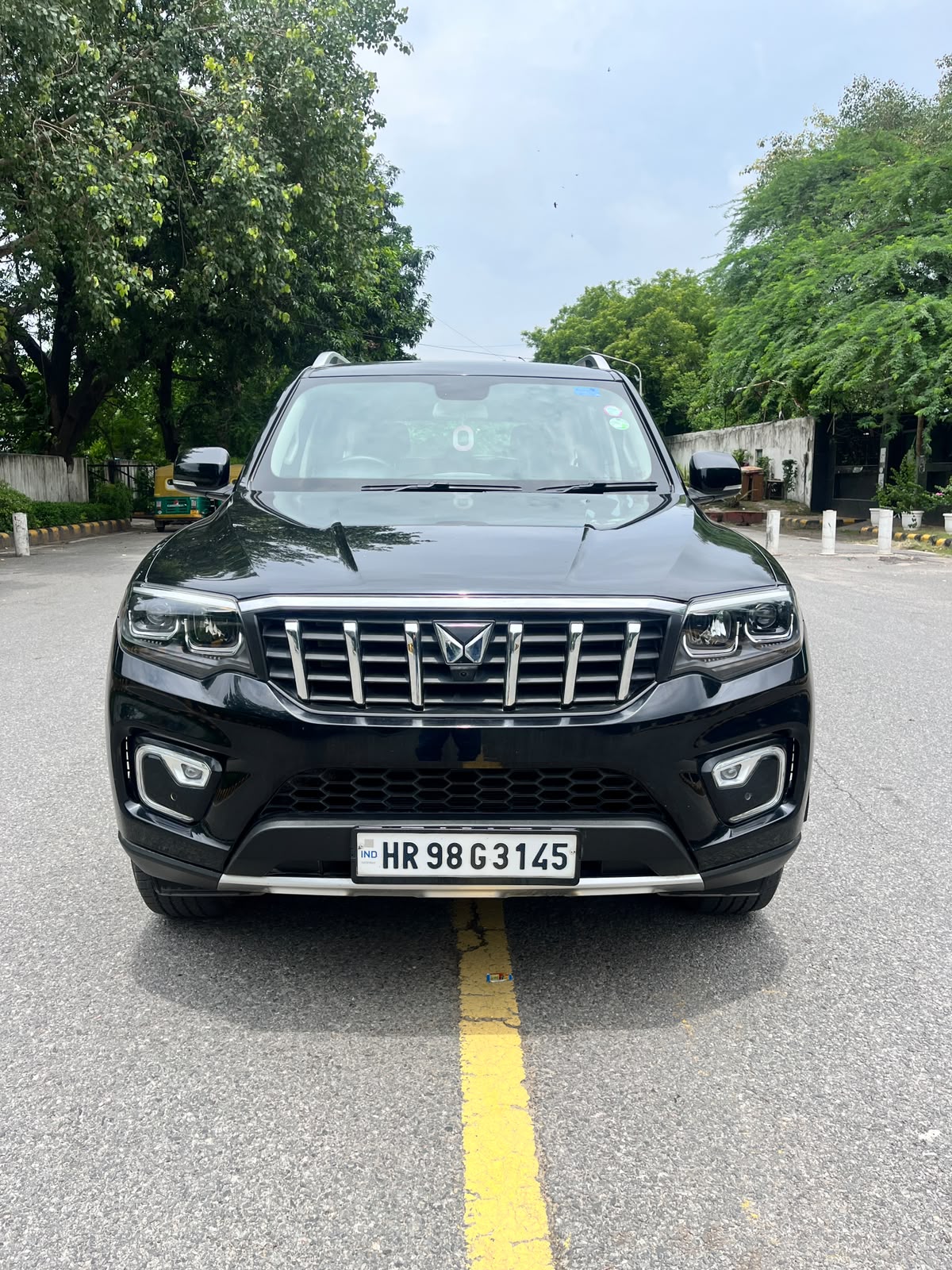 2022 Mahindra Scorpio-N Z8L Petrol Automatic | 19,500 KM | 1st Owner | Carzvilla