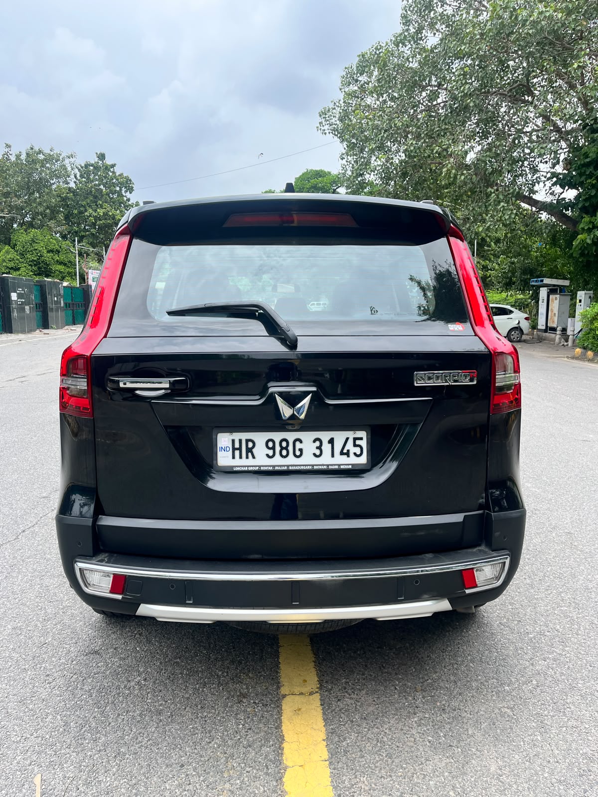 2022 Mahindra Scorpio-N Z8L Petrol Automatic | 19,500 KM | 1st Owner | Carzvilla